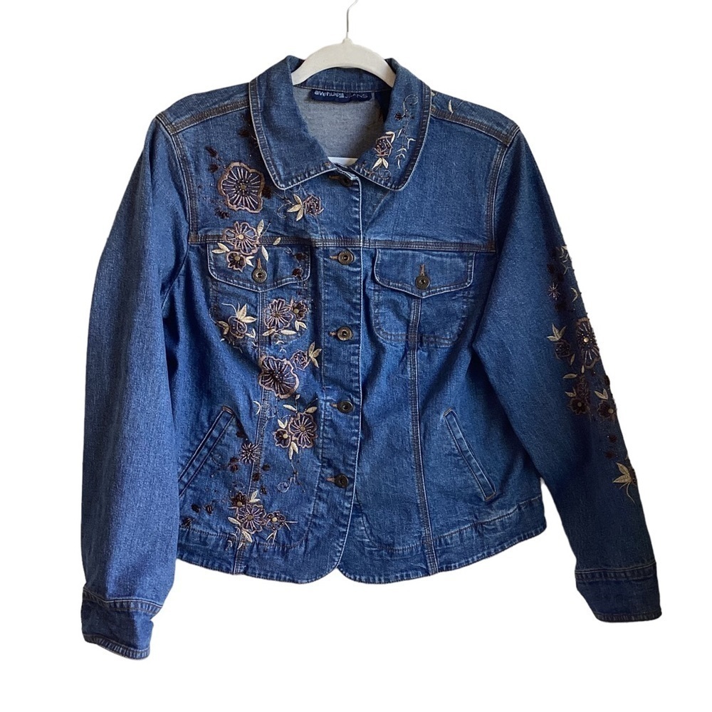 Avenue Jeans Women’s Denim Jacket With Embroidery And Beading.  Size 14/16